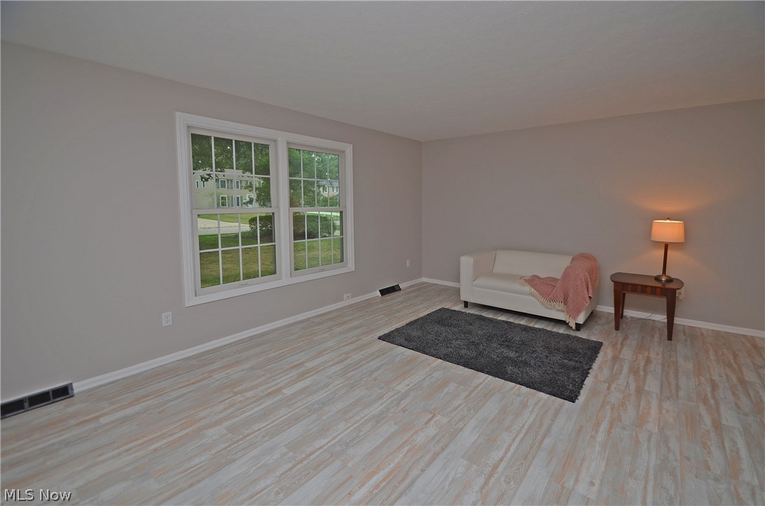 28527 Knickerbocker Road Bay Village, OH 44140 - Photo 9 of 32 Gallery Image 9