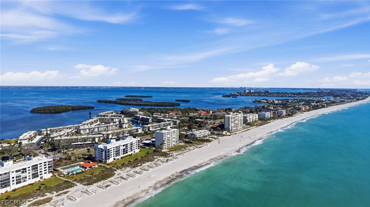 4440 Exeter Drive Longboat Key, FL 34228 - Photo 21 of 24 a view of a city and an ocean view