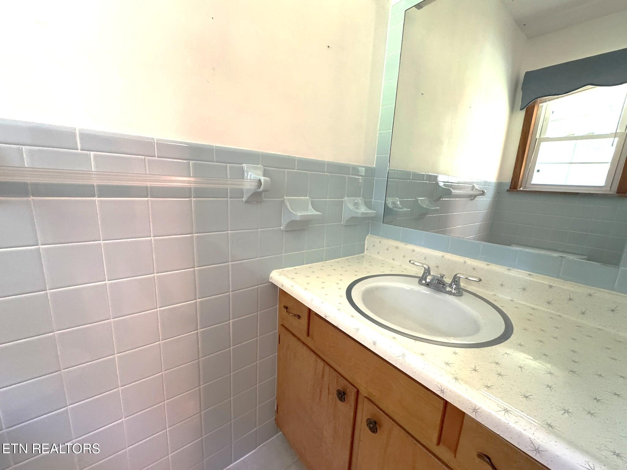 340 Maple Hill Road Loudon, TN 37774 - Photo 12 of 29 Photo 10 copy
