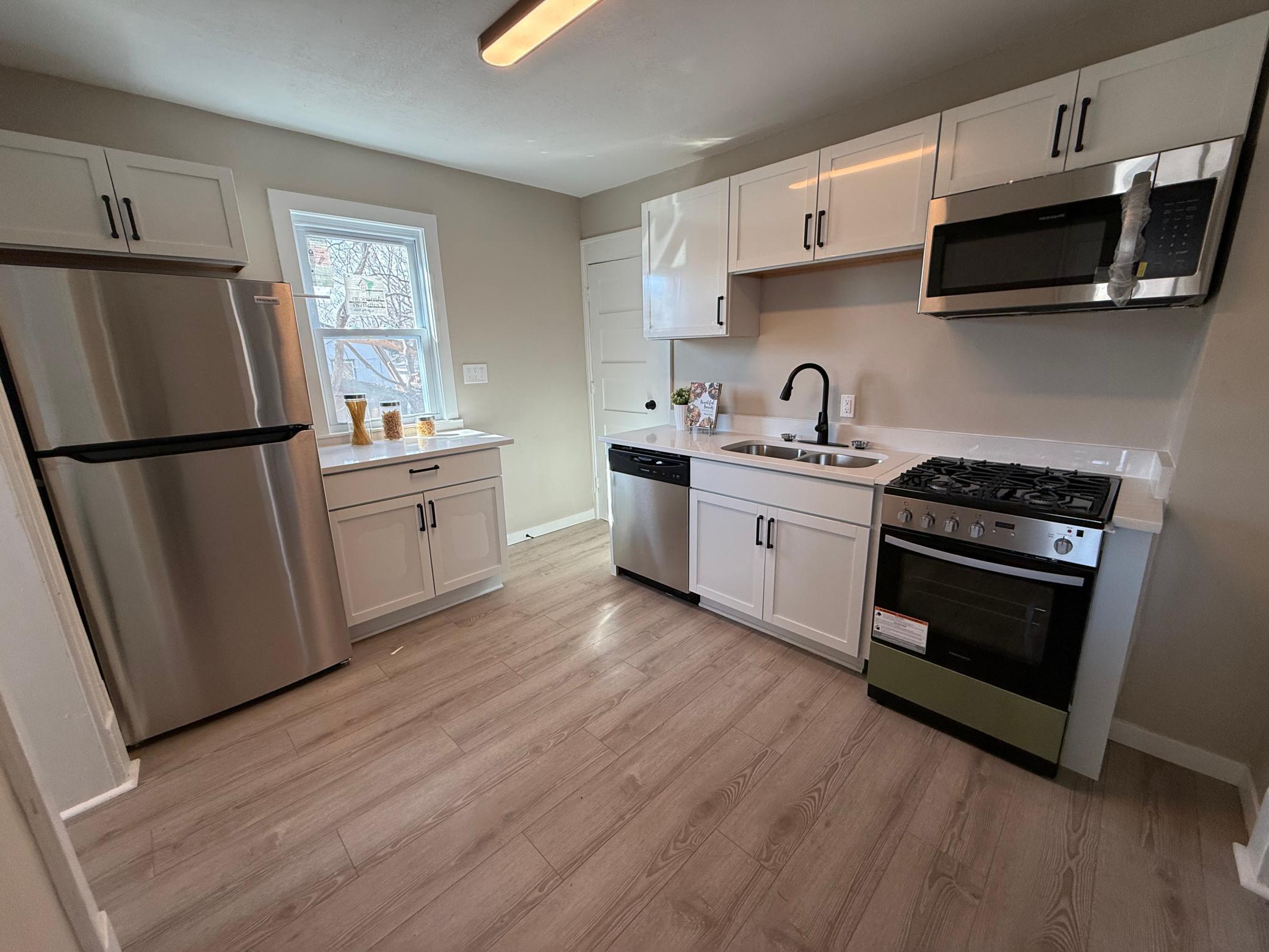 1603 Hudson Road St. Paul, MN 55106 - Photo 7 of 34