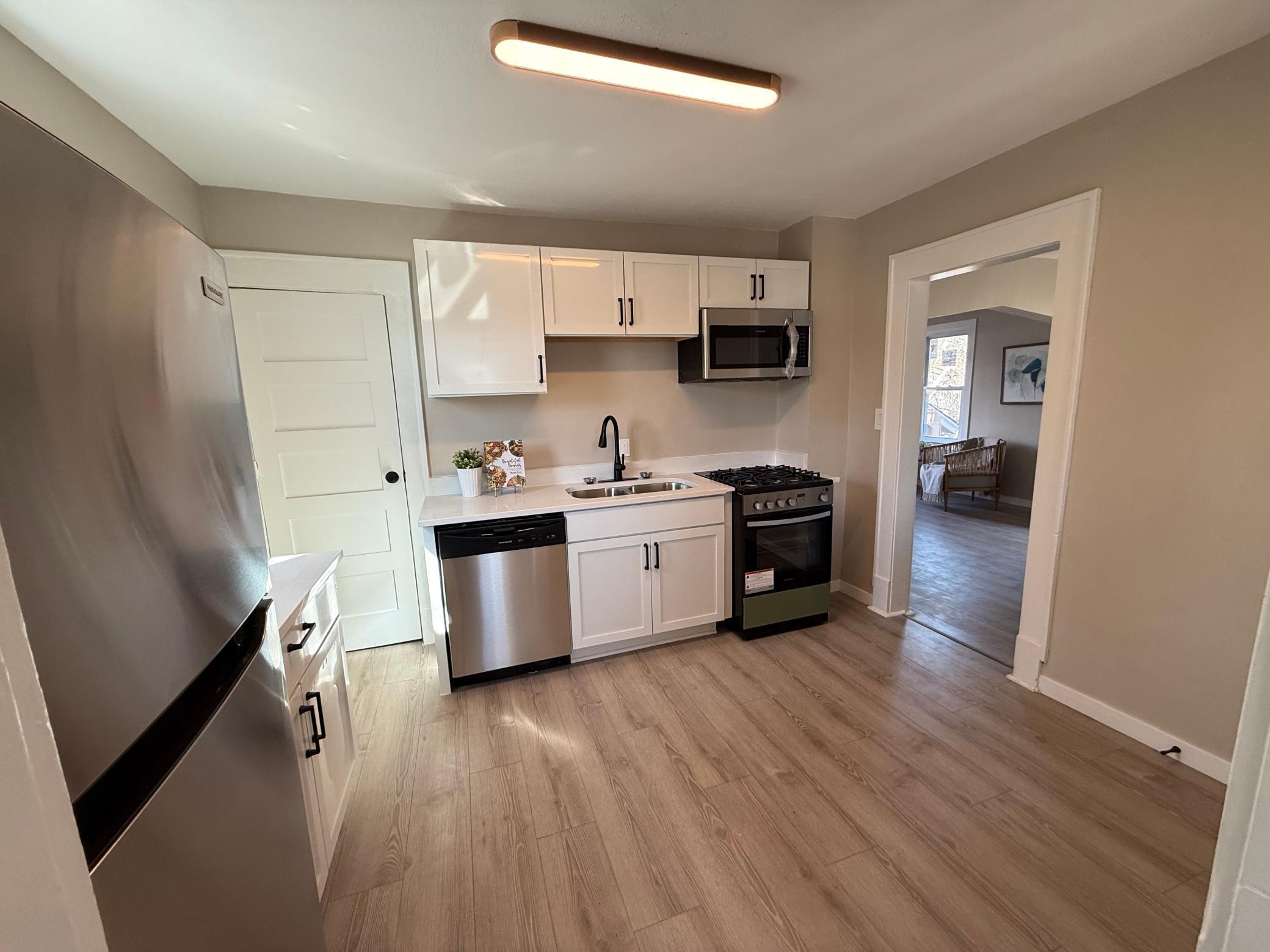 1603 Hudson Road St. Paul, MN 55106 - Photo 8 of 34