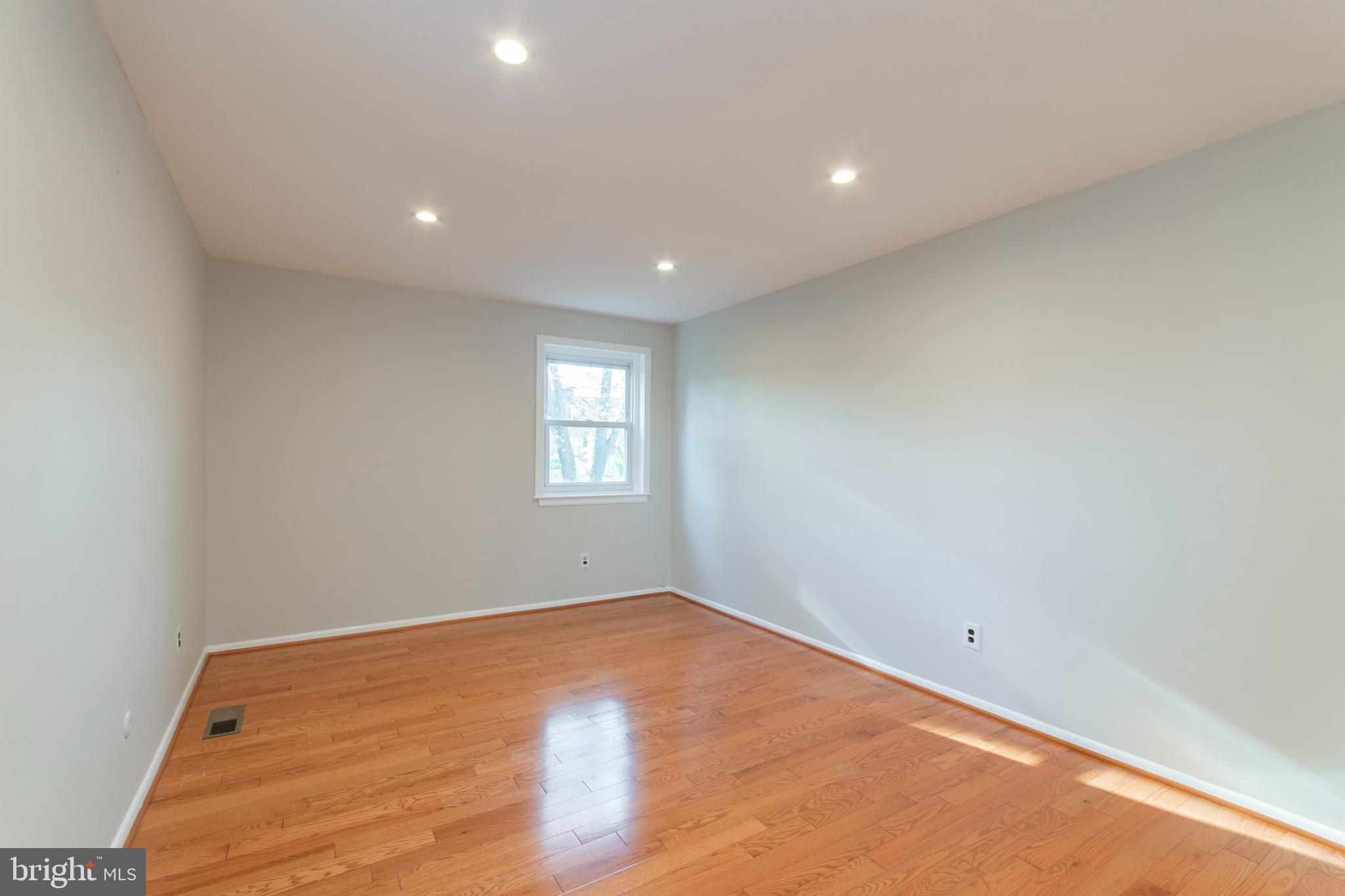 107 Rennard Terrace Philadelphia, PA 19116 - Photo 4 of 35 Gallery Image 4