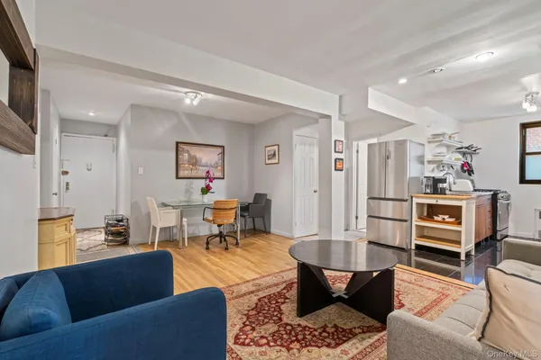 $329,000 | 139-15 83rd Avenue, Unit 330 | Briarwood