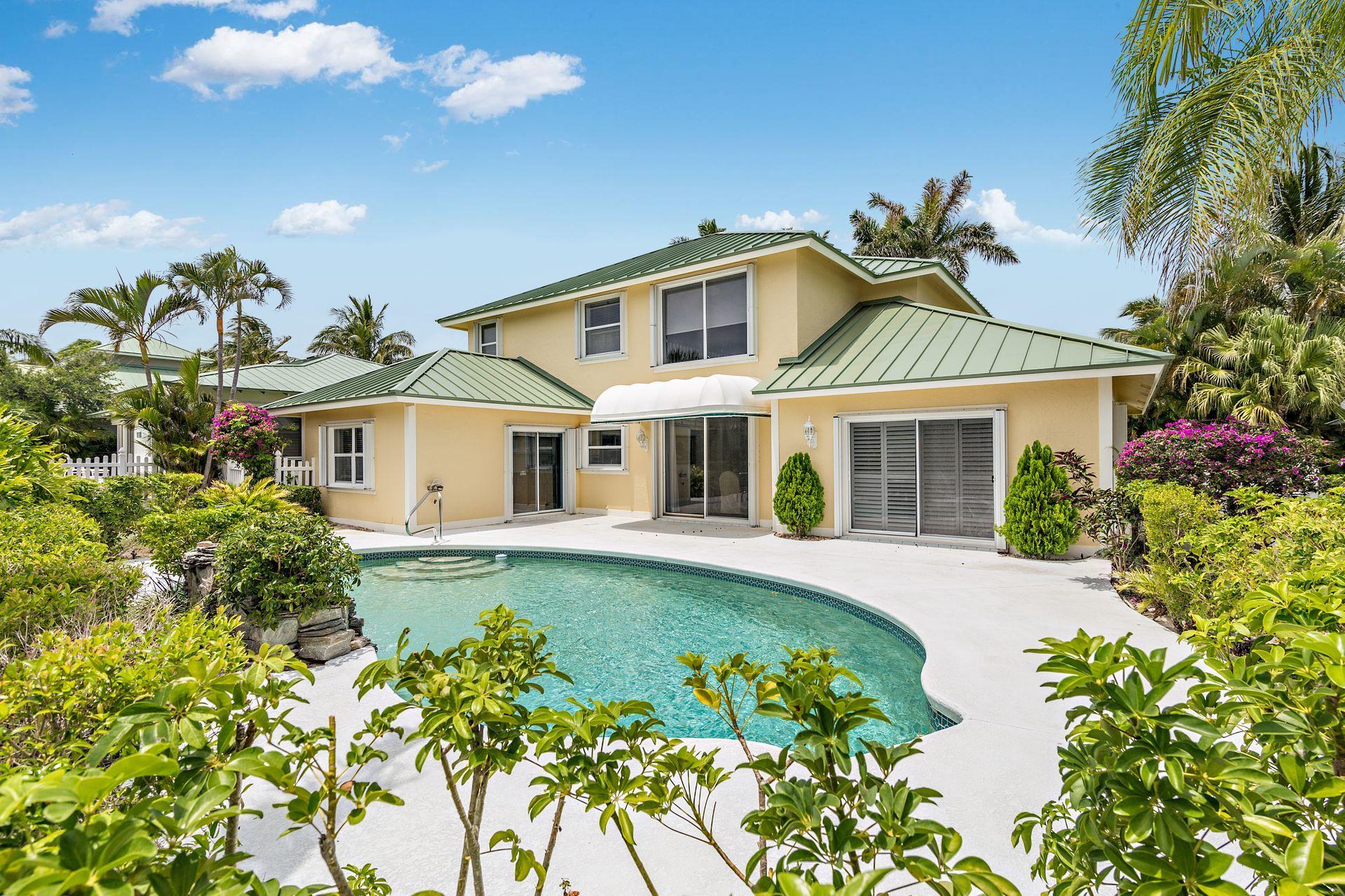 32 Coconut Lane Tequesta, FL 33469 - Photo 1 of 33 26