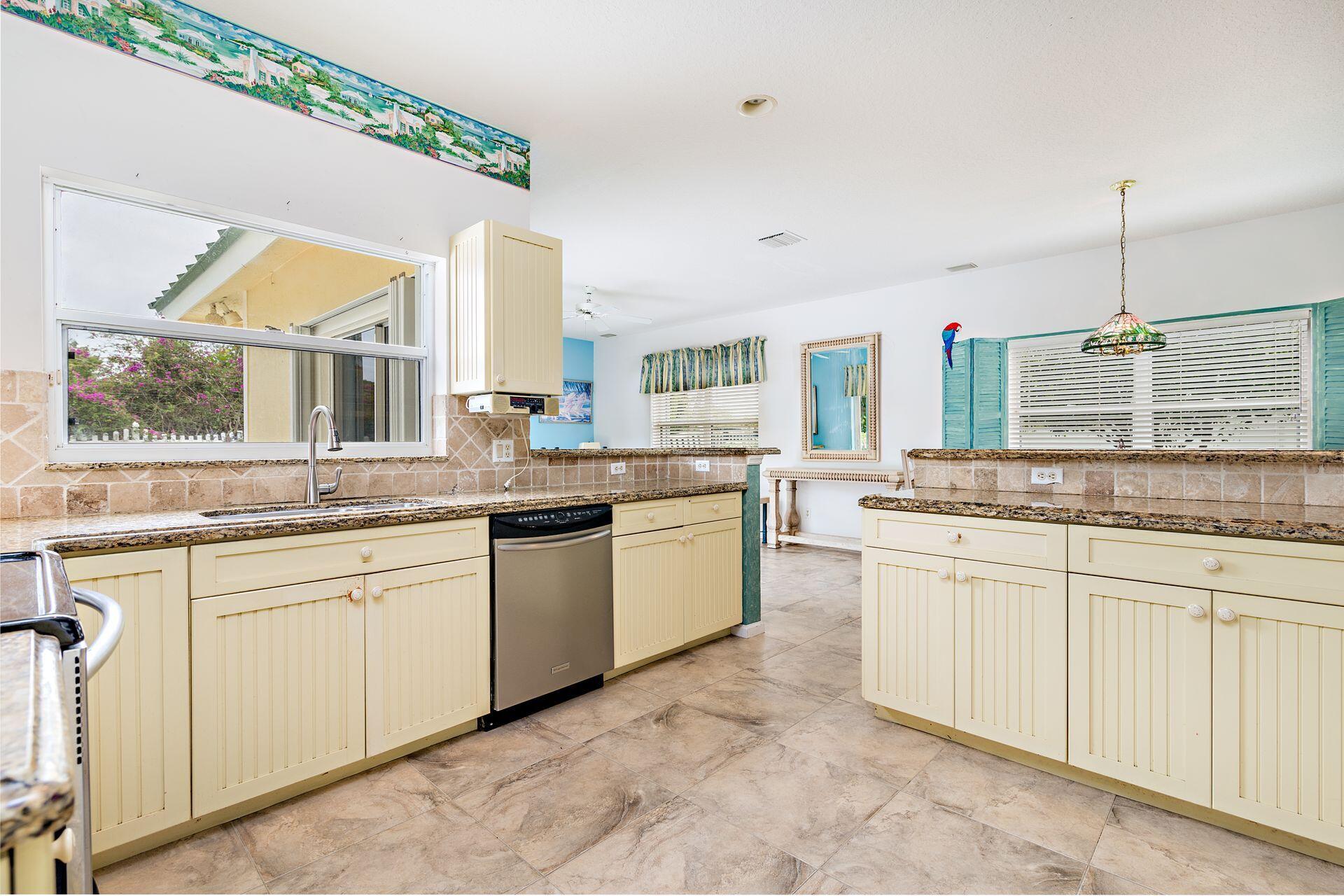 32 Coconut Lane Tequesta, FL 33469 - Photo 8 of 33 8