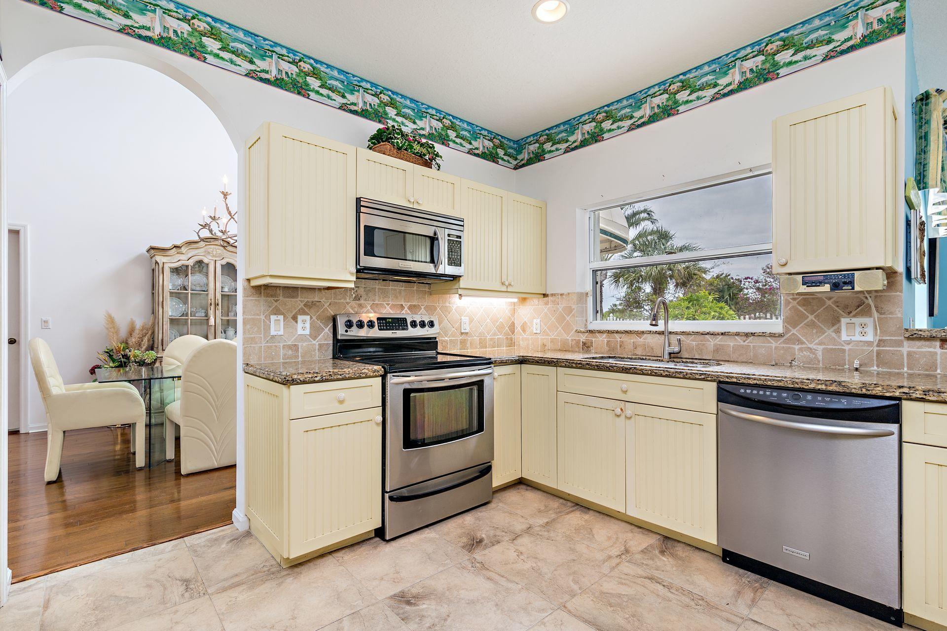 32 Coconut Lane Tequesta, FL 33469 - Photo 9 of 33 9