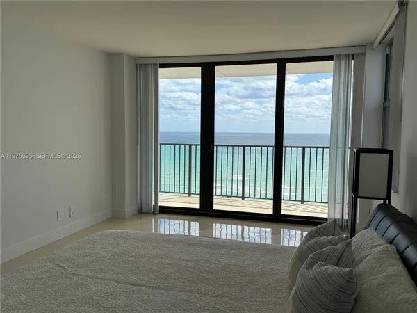 a view of livingroom with furniture