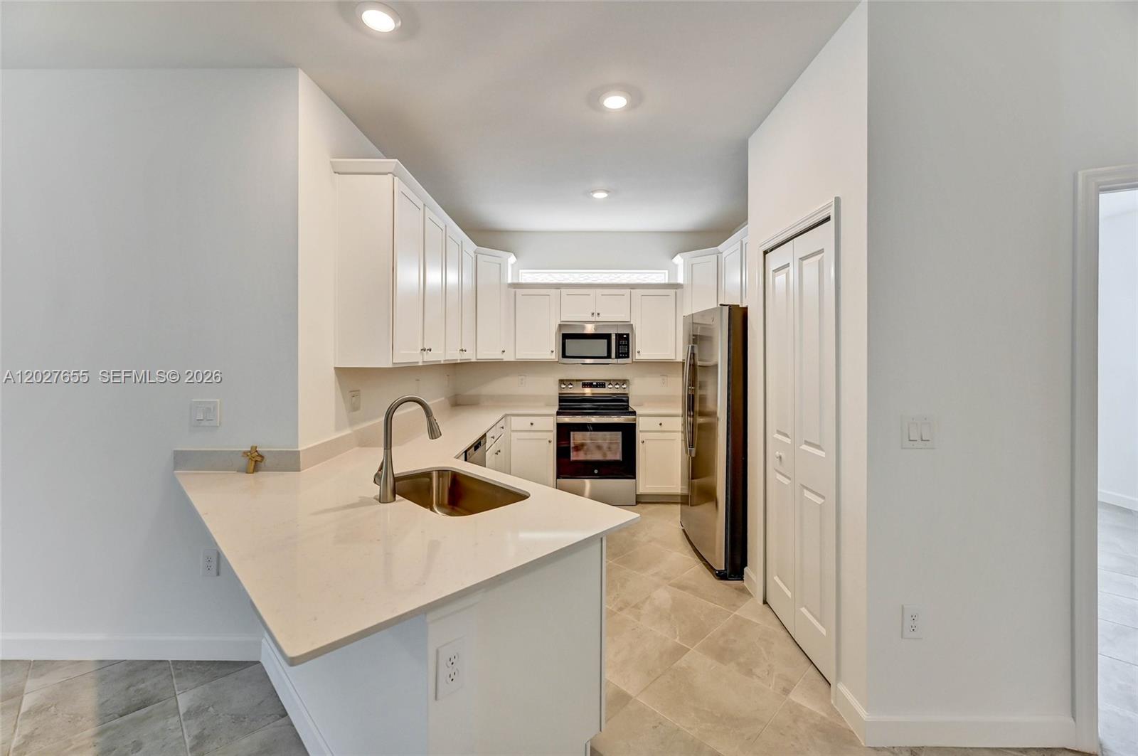 20545 Hazelnut Court Lehigh Acres, FL 33936 - Photo 13 of 38