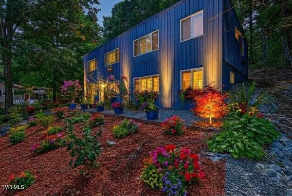 $375,000 | 3 Overlook Court, Johnson City, TN 37604