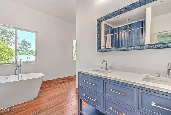 $375,000 | 3 Overlook Court, Johnson City, TN 37604