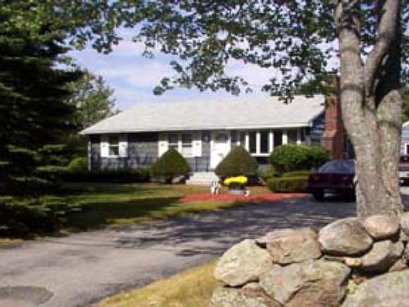 158 Litchfield Road Londonderry, NH 03053 - Photo 1 of 2