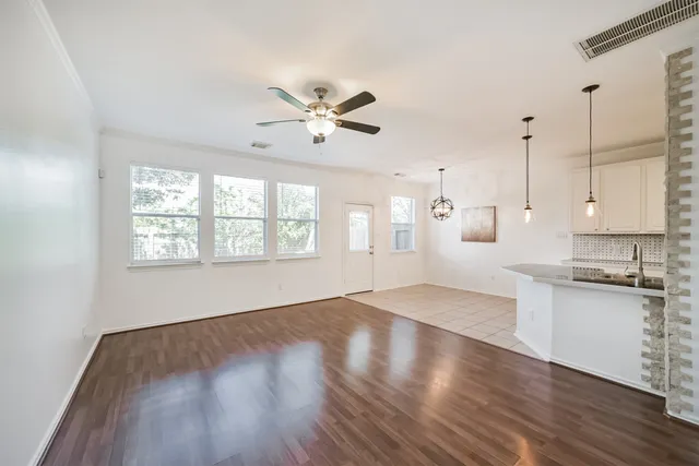 $2,000 | 11823 Keystone Spring Way, Houston, TX 77089