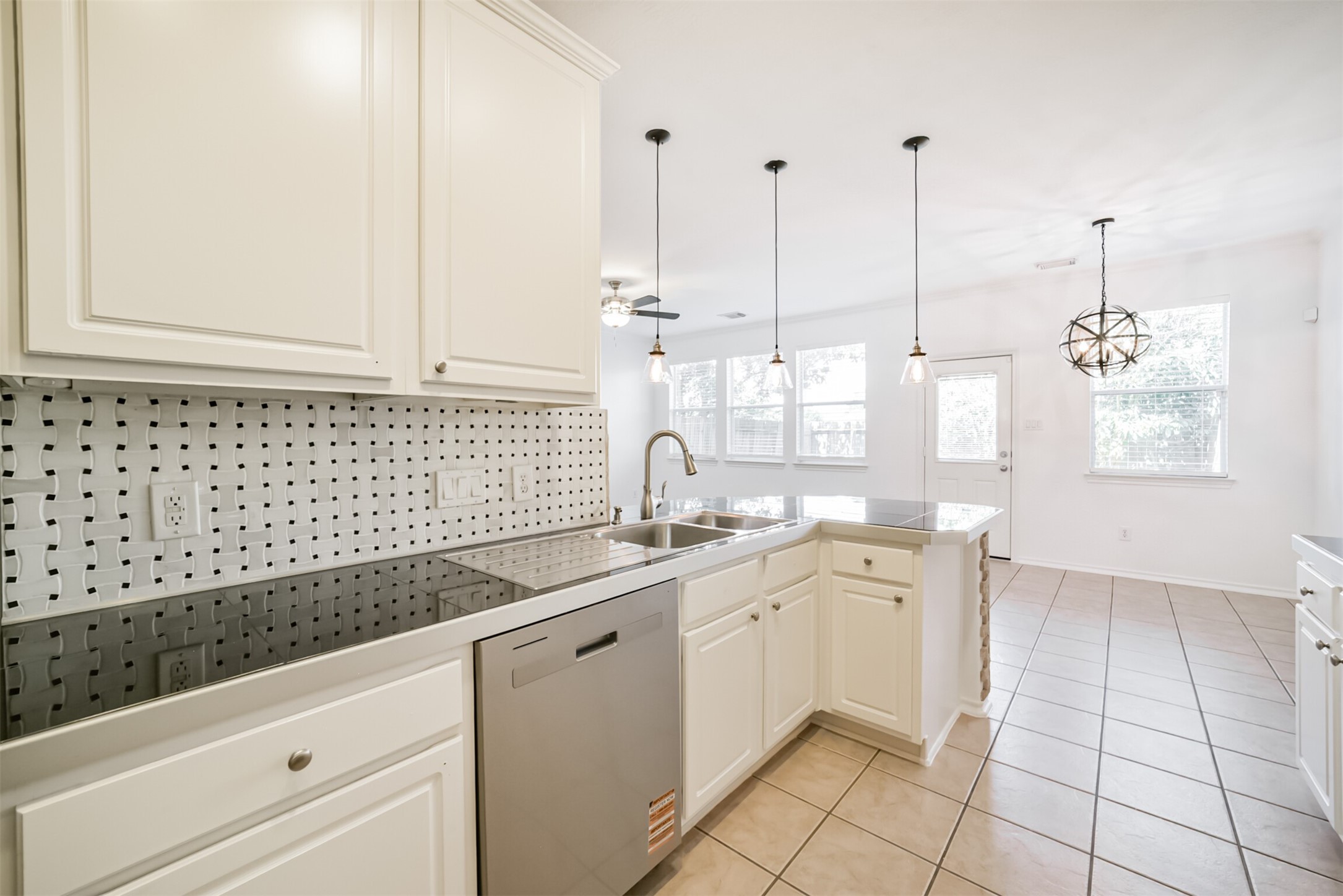 11823 Keystone Spring Way Houston, TX 77089 - Photo 5 of 14