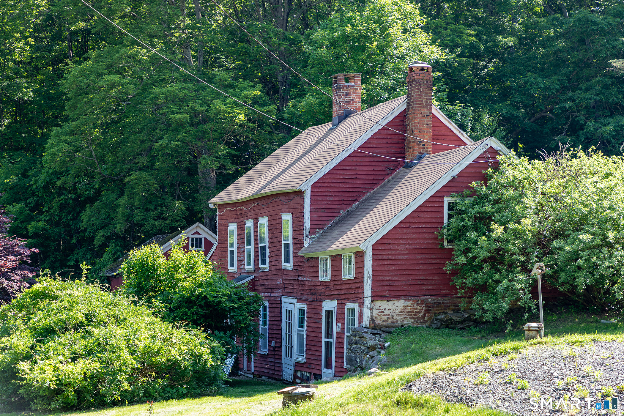 179 South Street Roxbury, CT 06783 - Photo 13 of 13 a view of front of a house with a yard