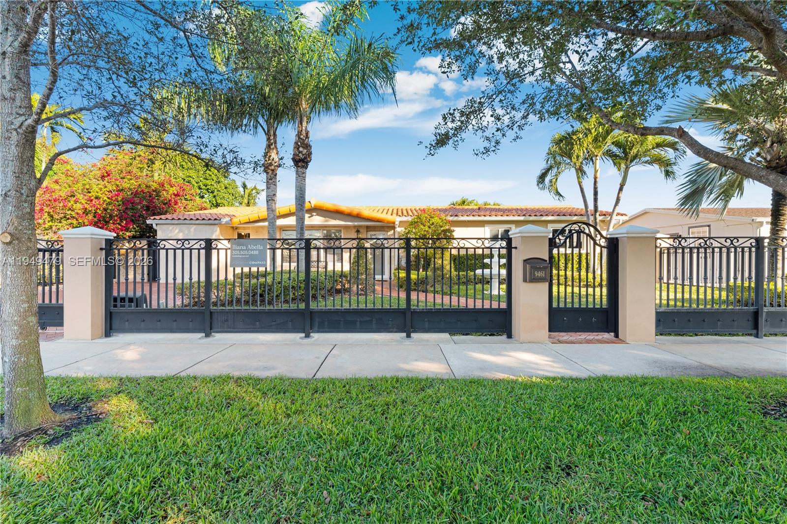 9461 Southwest 31st Terrace Miami, FL 33165 - Photo 4 of 41