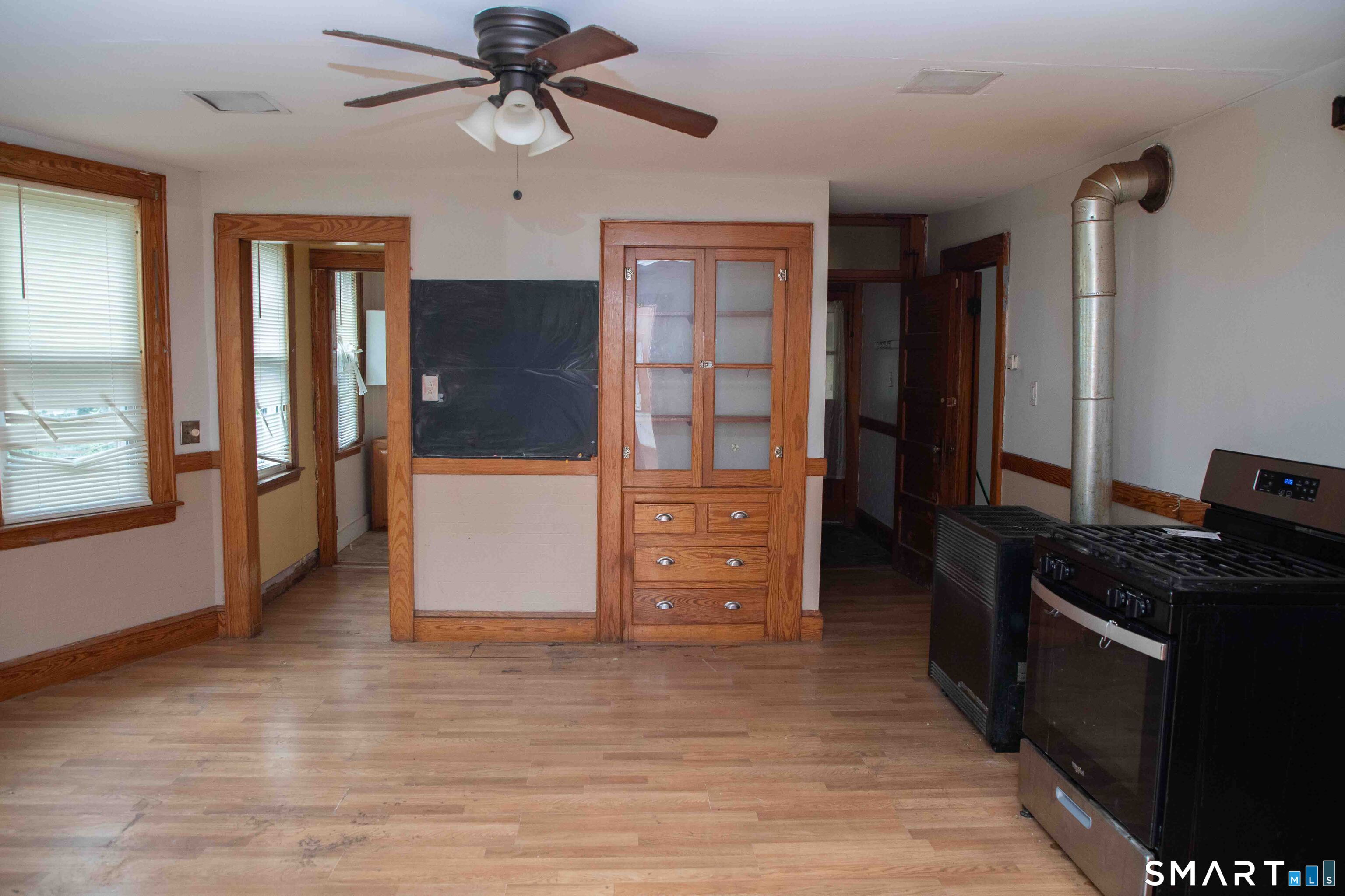 376 Broad Street New Britain, CT 06053 - Photo 6 of 39 First Floor Kitchen
