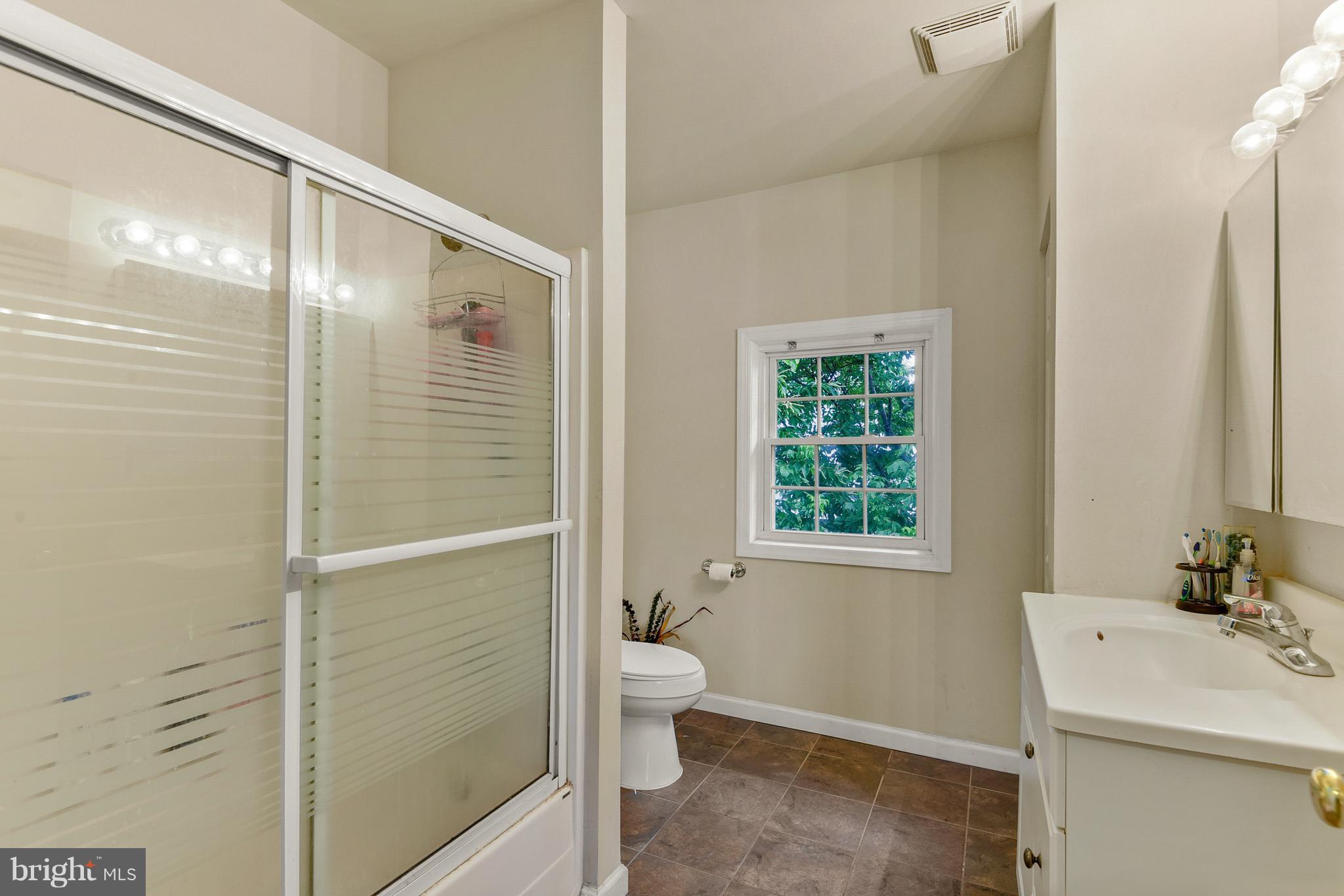305 Adam Road Frederick, MD 21701 - Photo 21 of 29 Bath
