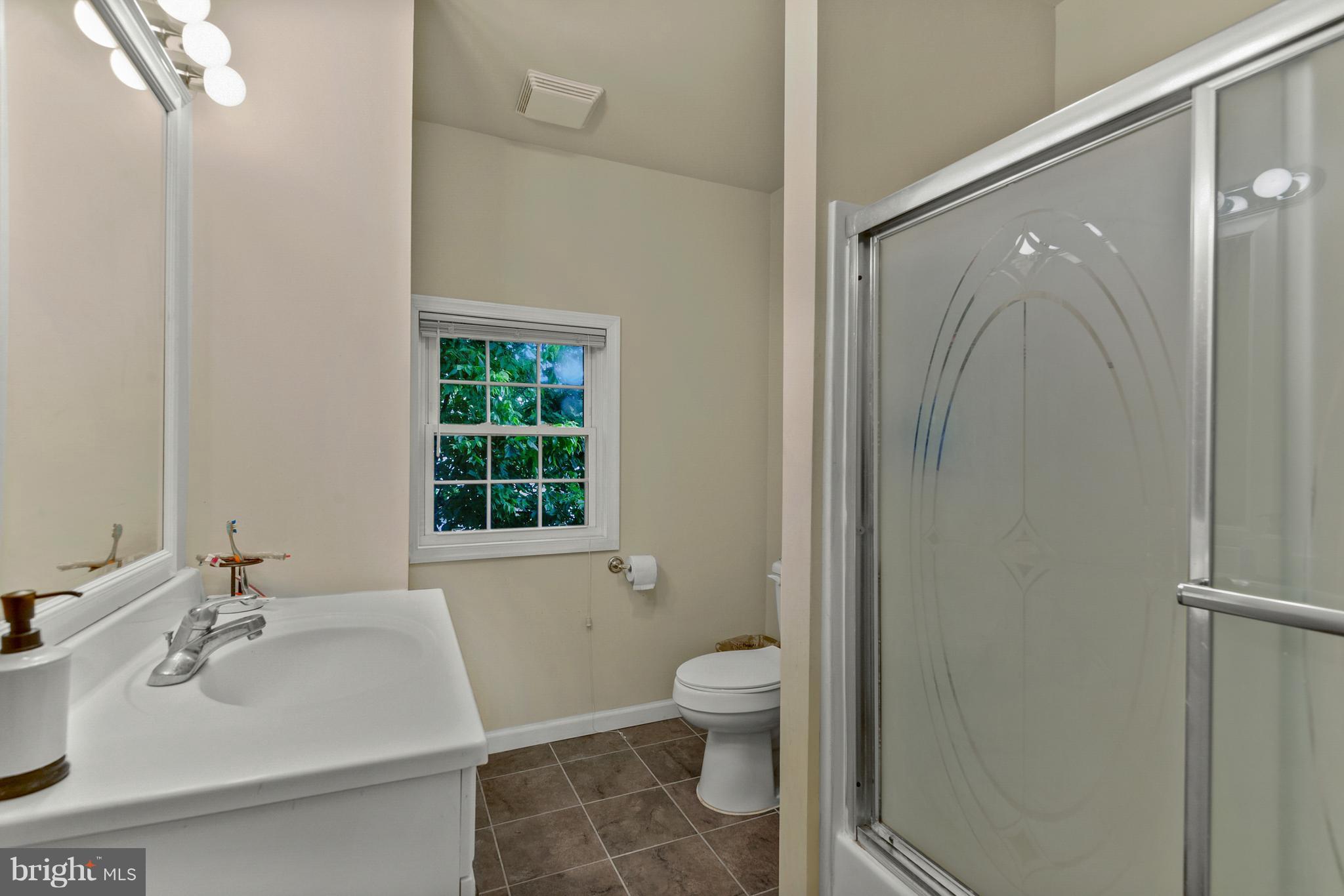 305 Adam Road Frederick, MD 21701 - Photo 24 of 29 Bath (Master)