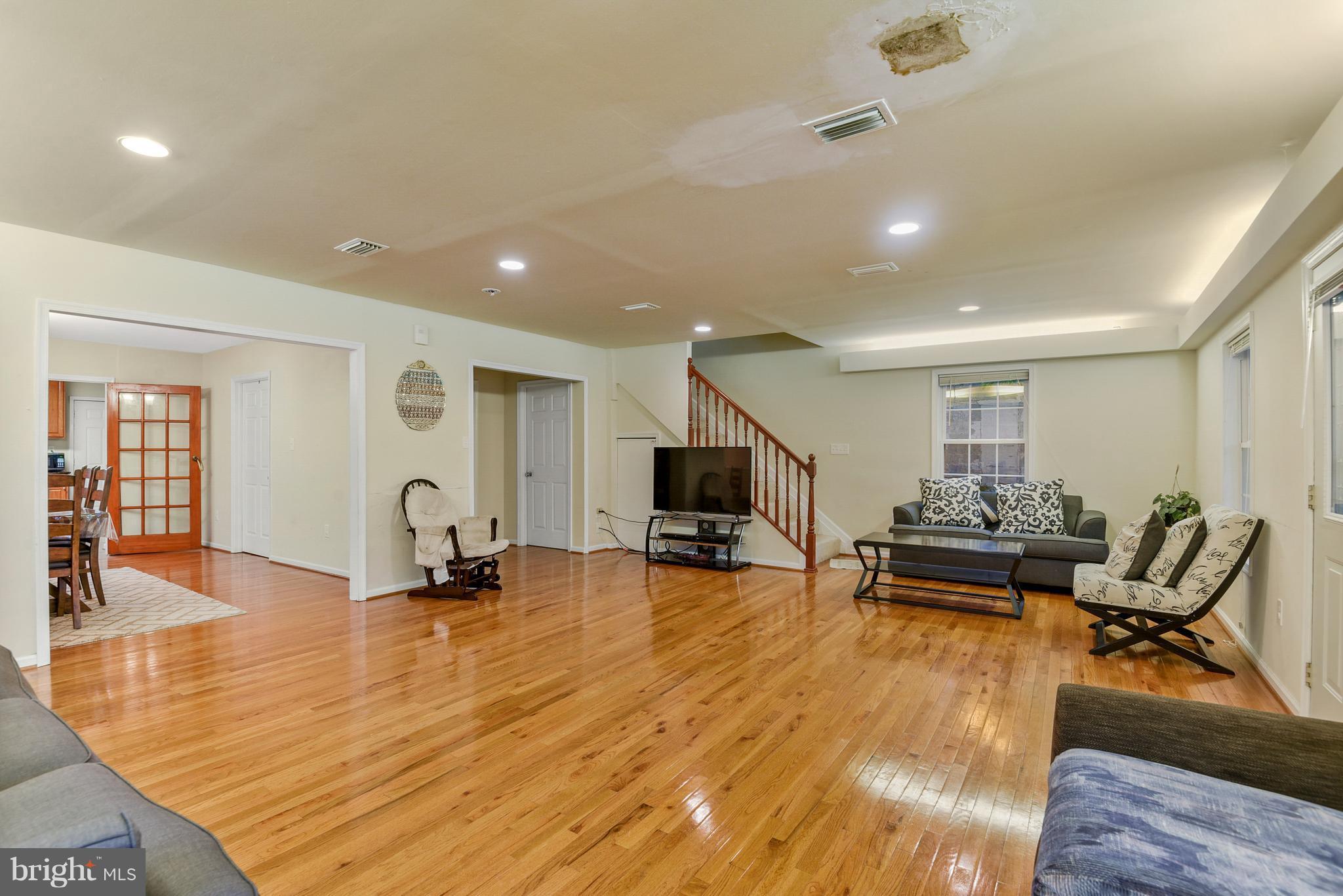 305 Adam Road Frederick, MD 21701 - Photo 7 of 29 Living Room