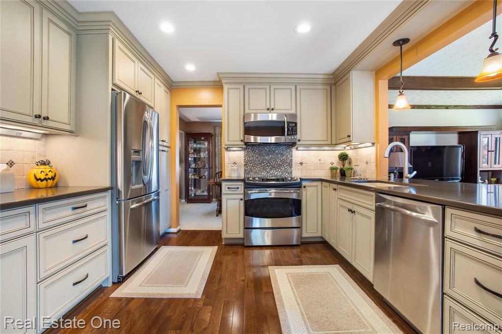 862 Dunedin Drive Rochester Hills, MI 48309 - Photo 6 of 26