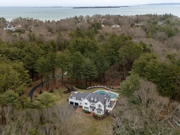$2,300,000 | 131 South Station Street, Duxbury, MA 02332