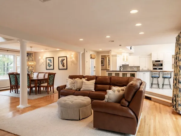 $2,300,000 | 131 South Station Street, Duxbury, MA 02332