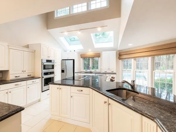 $2,300,000 | 131 South Station Street, Duxbury, MA 02332