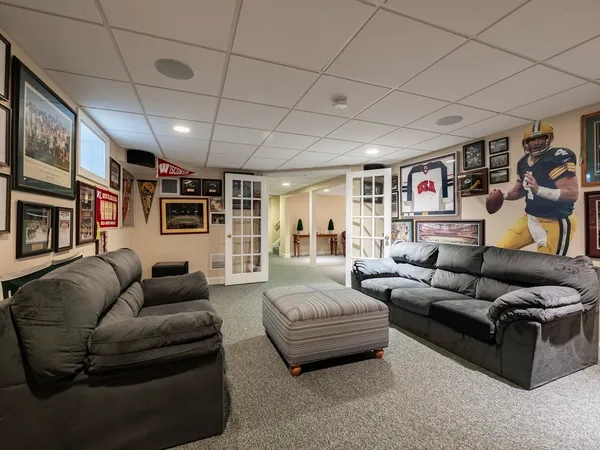 $2,300,000 | 131 South Station Street, Duxbury, MA 02332