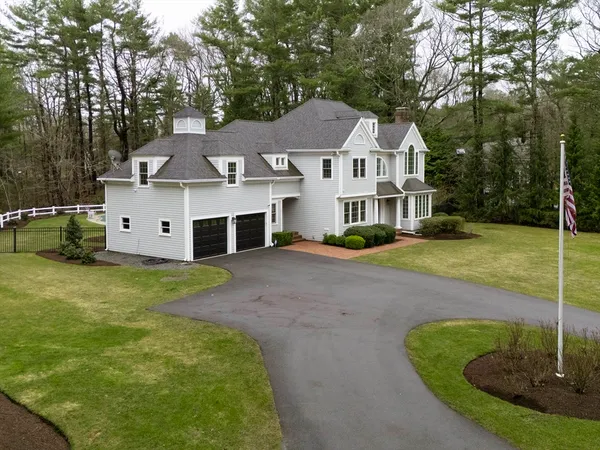 $2,300,000 | 131 South Station Street, Duxbury, MA 02332