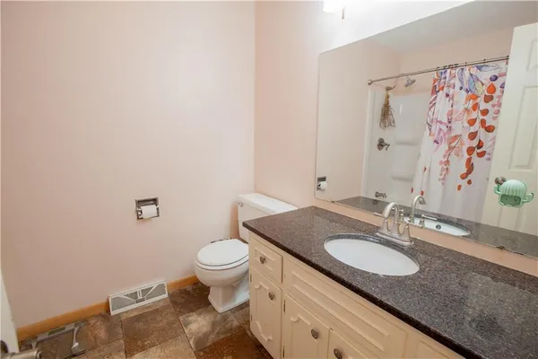 $249,900 | 706 West 16th Street, Maryville, MO 64468