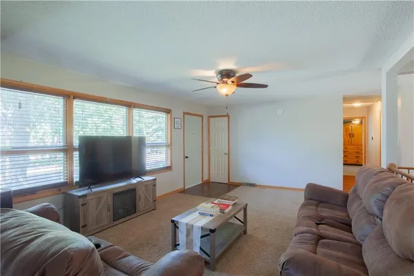 $249,900 | 706 West 16th Street, Maryville, MO 64468