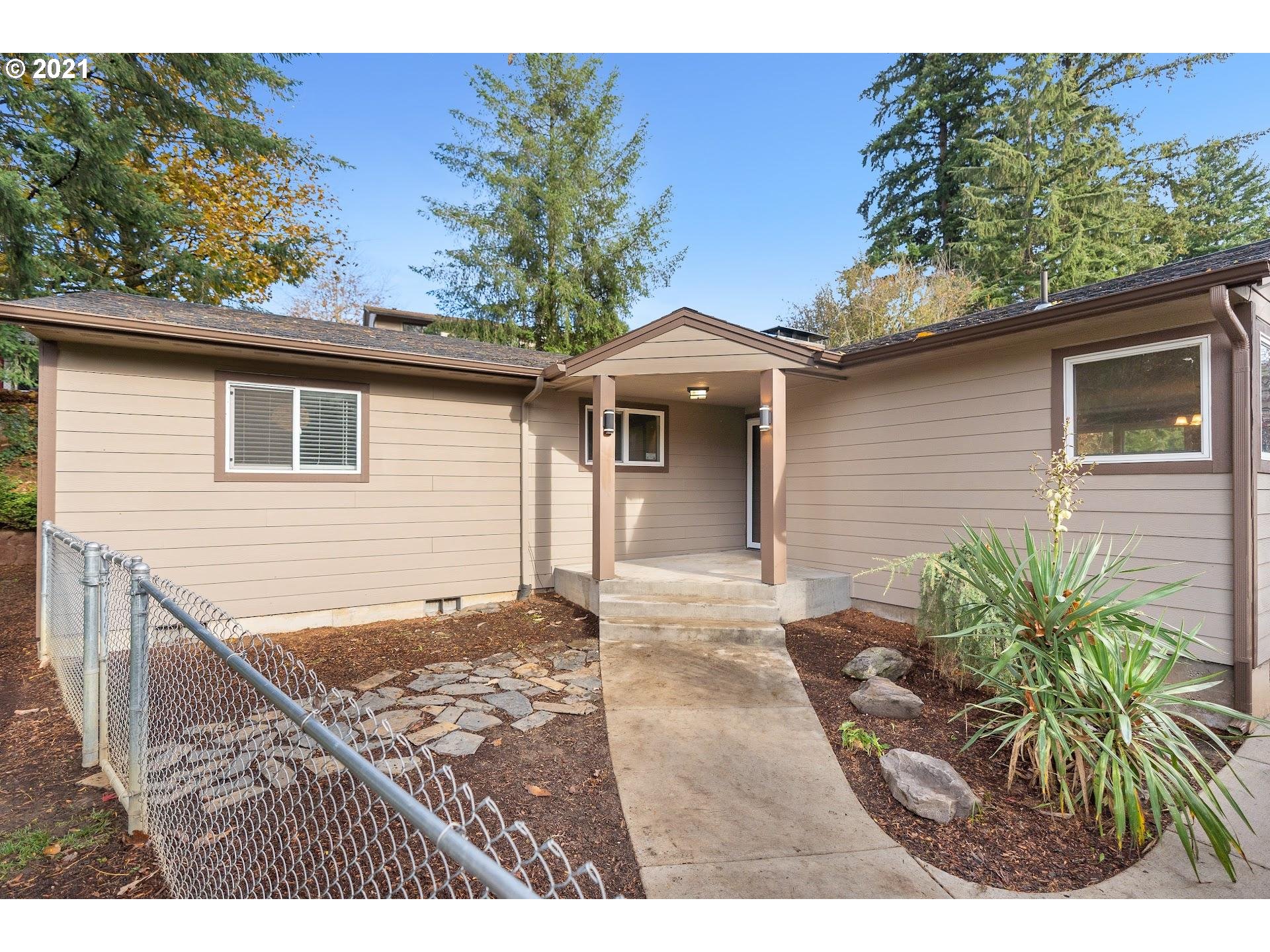6950 Southeast Deardorff Road Portland, OR 97236 - Photo 3 of 31