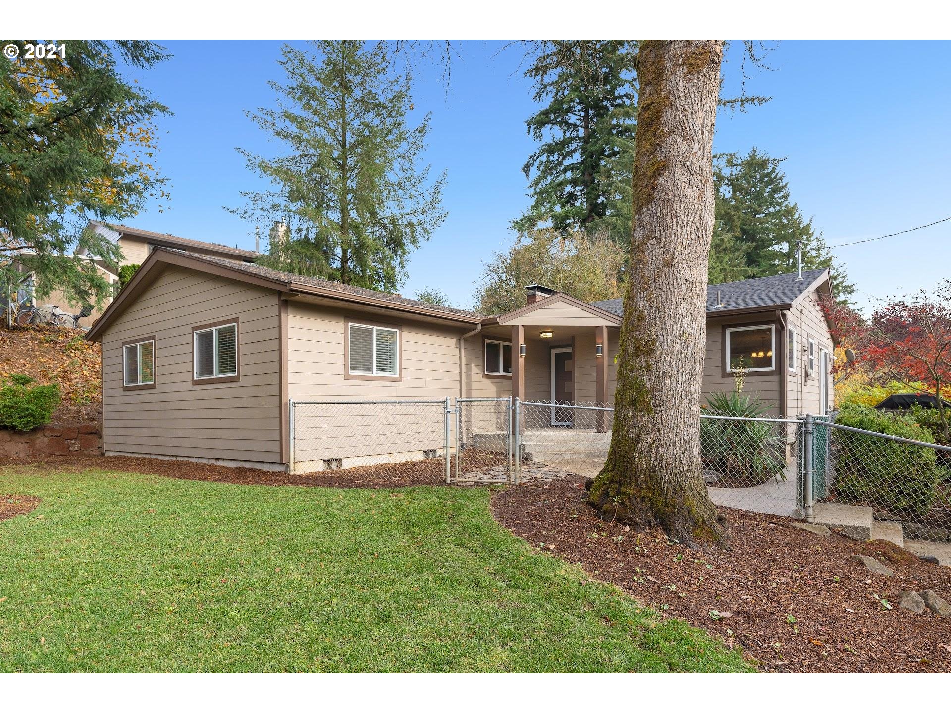6950 Southeast Deardorff Road Portland, OR 97236 - Photo 4 of 31