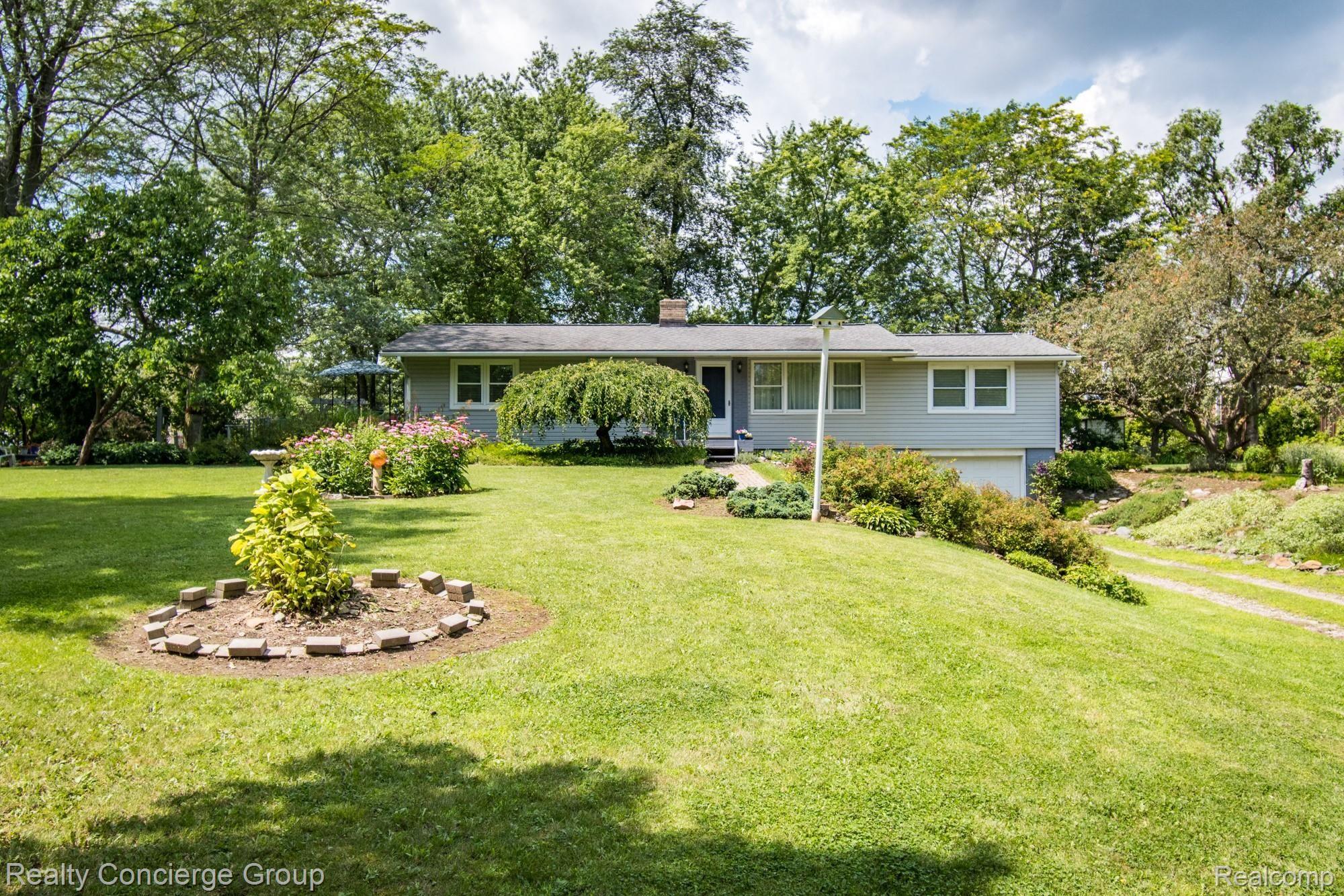1475 Argentine Road Howell, MI 48843 - Photo 1 of 34 Welcome Home!