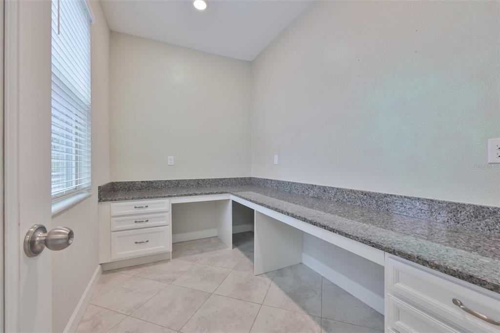 11454 Freshwater Ridge Drive Riverview, FL 33569 - Photo 19 of 65