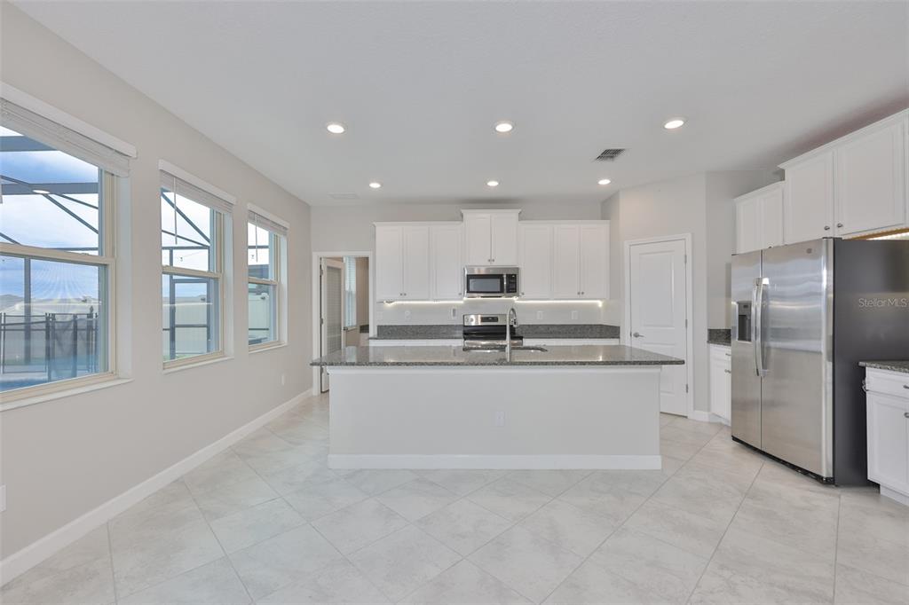 11454 Freshwater Ridge Drive Riverview, FL 33569 - Photo 26 of 65