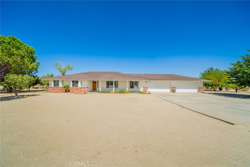 12533 Oasis Road Pinon Hills, CA 92372 - Photo 1 of 1 a house view with a outdoor space