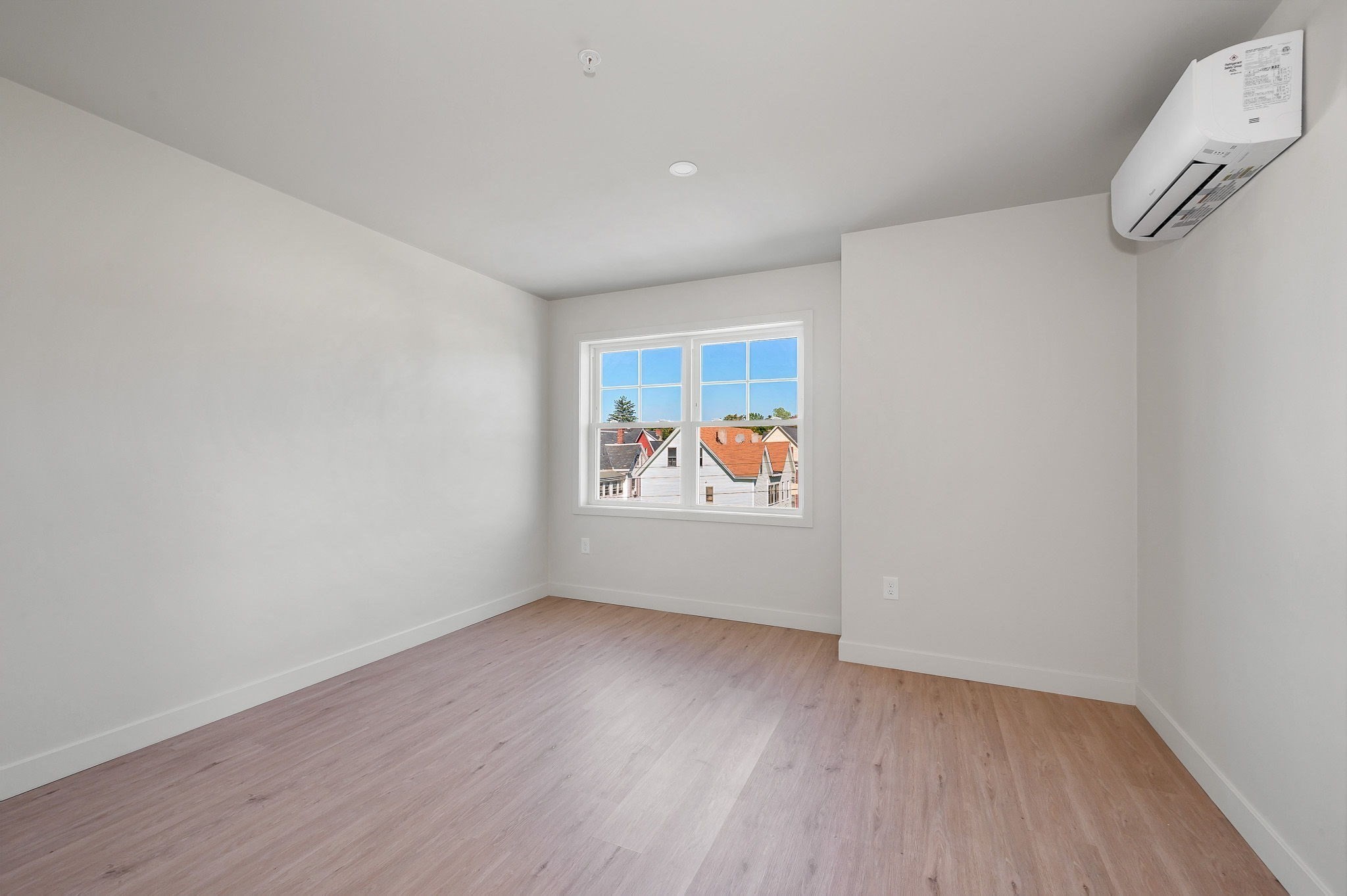 131 Perry Street, Unit 401 Lowell, MA 01852 - Photo 11 of 16 Gallery Image 11