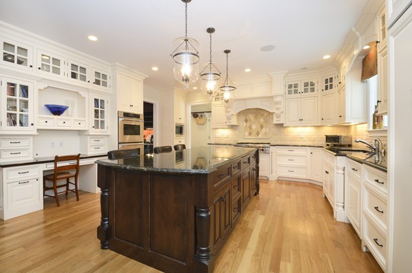 84 Chesterton Road Wellesley, MA 02481 - Photo 2 of 8