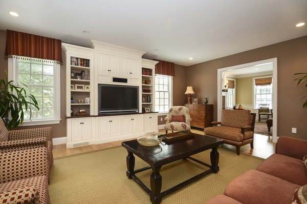 84 Chesterton Road Wellesley, MA 02481 - Photo 4 of 8