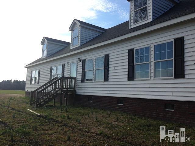 449 Corbett Road Newton Grove, NC 28366 - Photo 1 of 5 Primary Photo