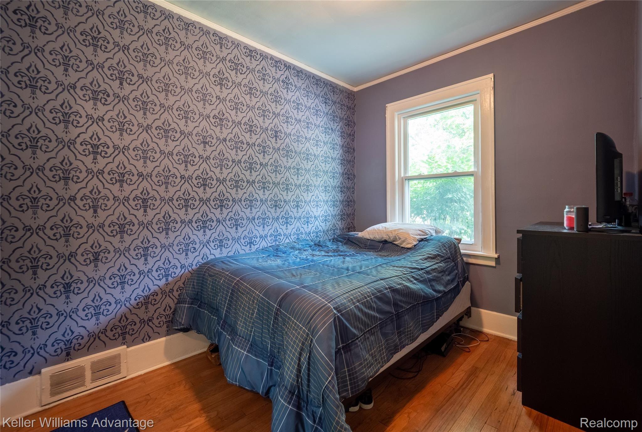667 Stratford Road Ferndale, MI 48220 - Photo 11 of 23 P1677634-HDR.jpg