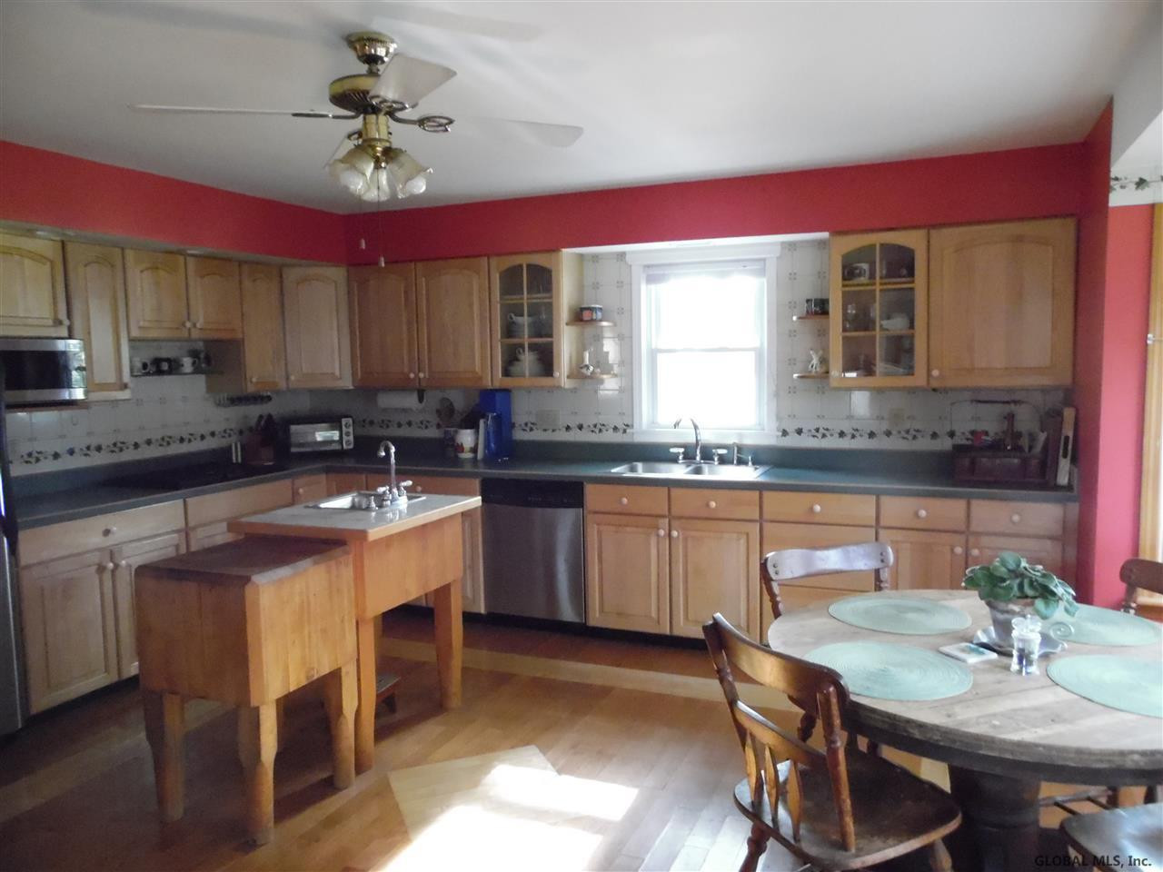 13 Plant Road Halfmoon, NY 12065 - Photo 3 of 25 Photo 3