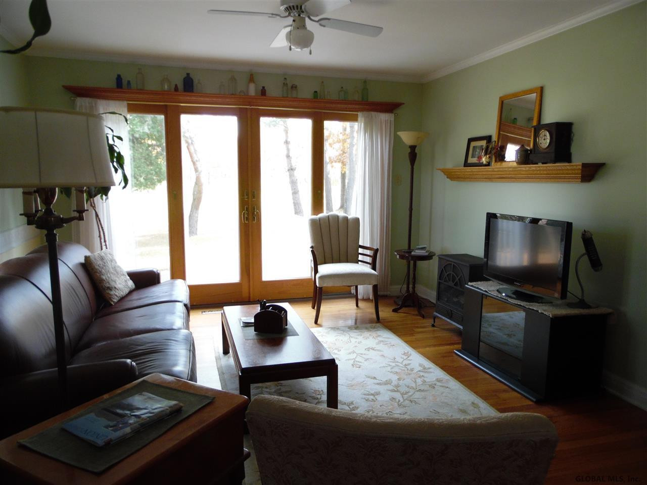 13 Plant Road Halfmoon, NY 12065 - Photo 9 of 25 Photo 9