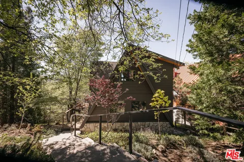 $877,000 | 1258 Yukon Court, Lake Arrowhead, CA 92352