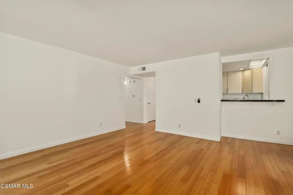 $434,400 | 7826 Topanga Canyon Boulevard, Unit 103, Canoga Park, CA 91304