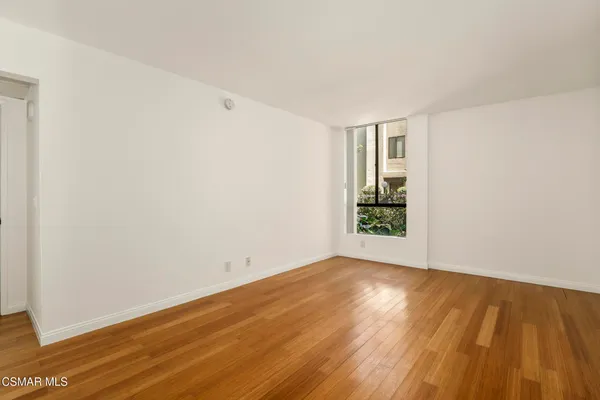 $434,400 | 7826 Topanga Canyon Boulevard, Unit 103, Canoga Park, CA 91304