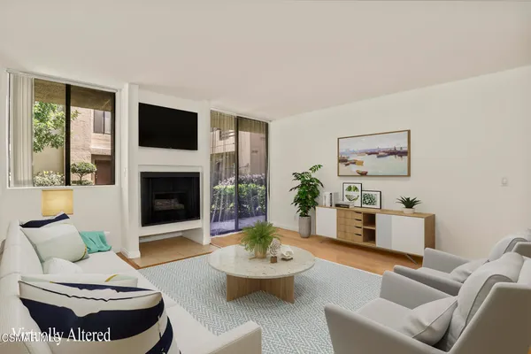 $434,400 | 7826 Topanga Canyon Boulevard, Unit 103, Canoga Park, CA 91304