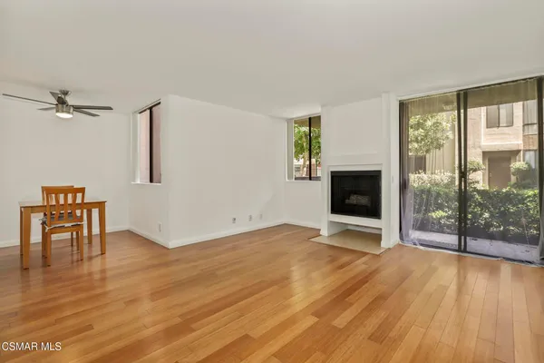 $434,400 | 7826 Topanga Canyon Boulevard, Unit 103, Canoga Park, CA 91304