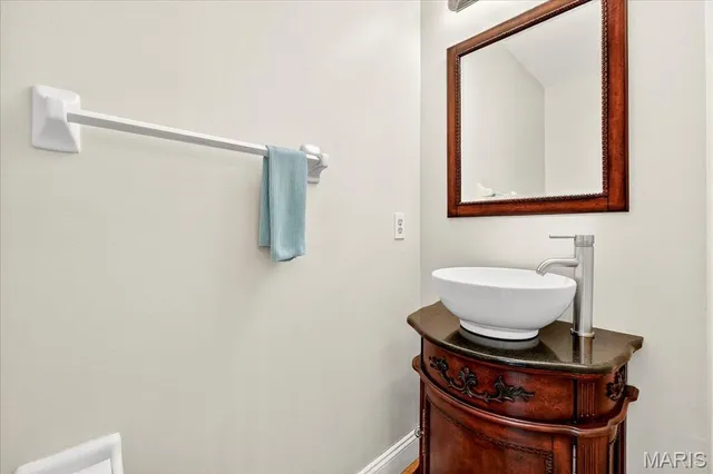 $240,000 | 3142 Autumn Trace Drive, Maryland Heights, MO 63043